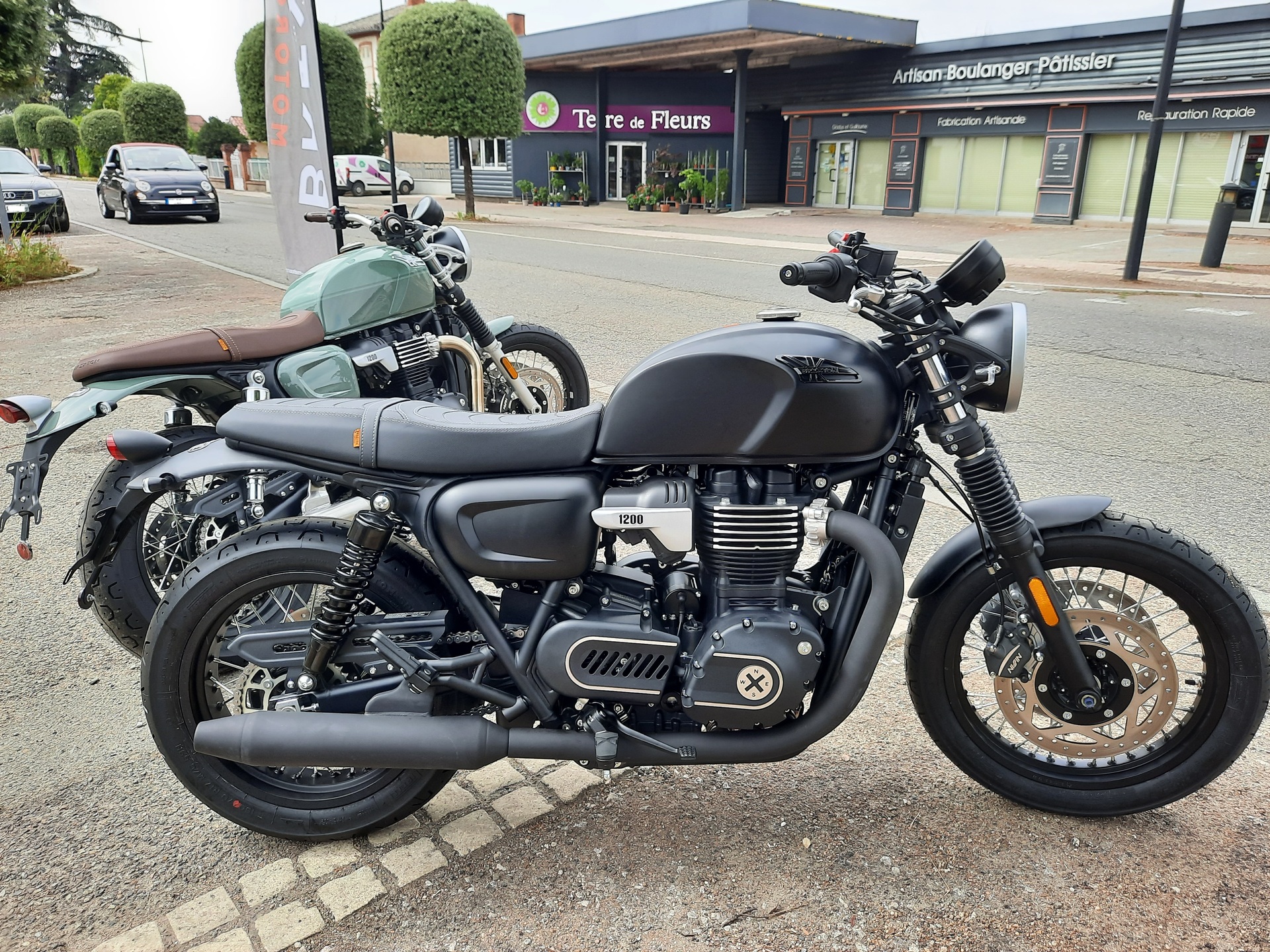 BRIXTON 1200 Cromwell MIDI QUERCY triumph-tiger-1200-rally-pro-specs-lap-times-performance-data